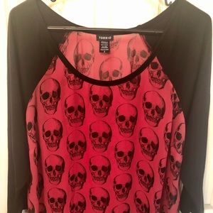 Torrid, Skull Print Baseball Sleeve Top, Size 2